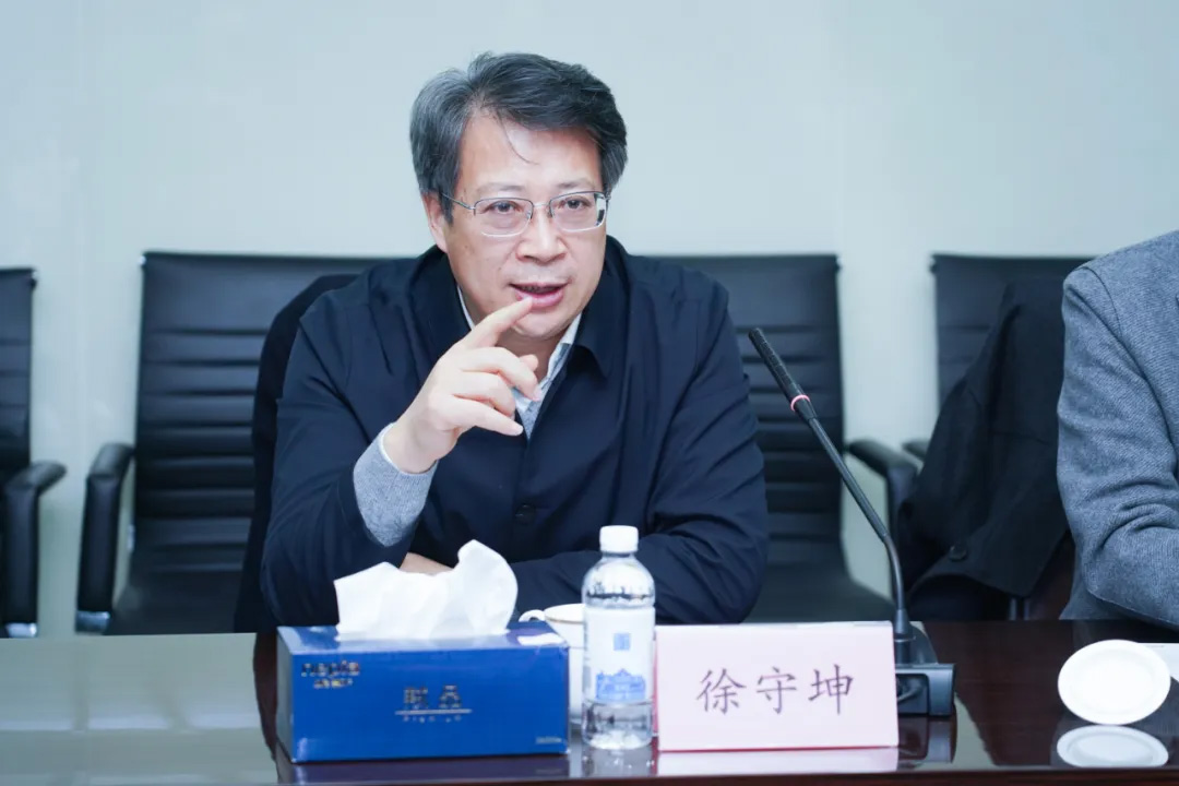 常州大學徐守坤書記、陳海群校長一行蒞臨神開參觀考察(圖3)